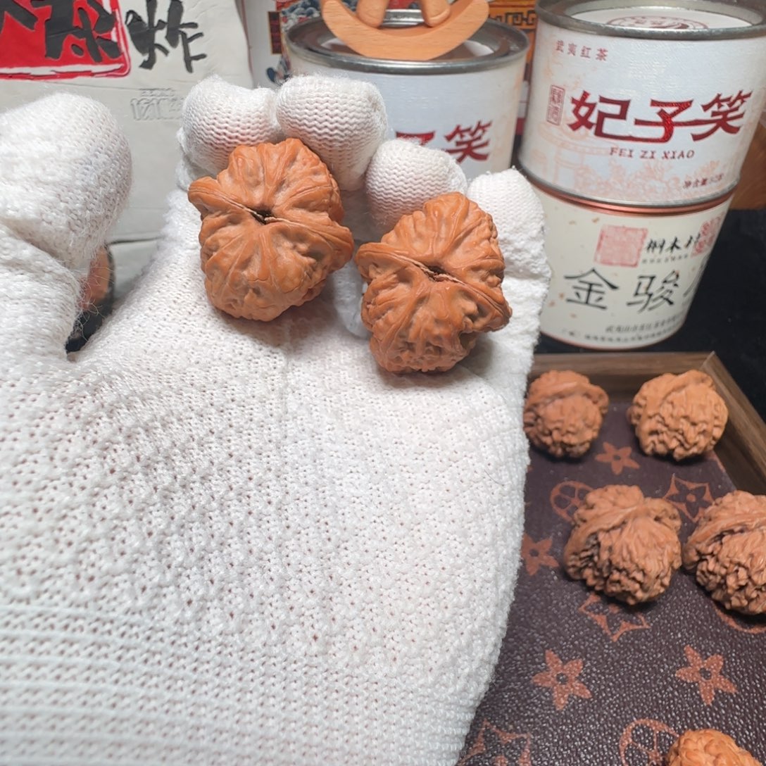 我***。文玩核桃吊坠密云鸡心