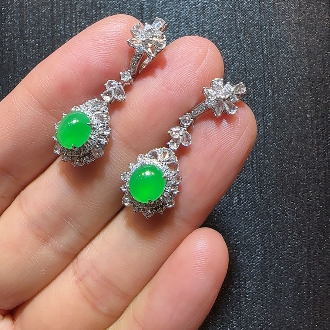 翡翠18K金镶嵌耳饰蛋面耳环