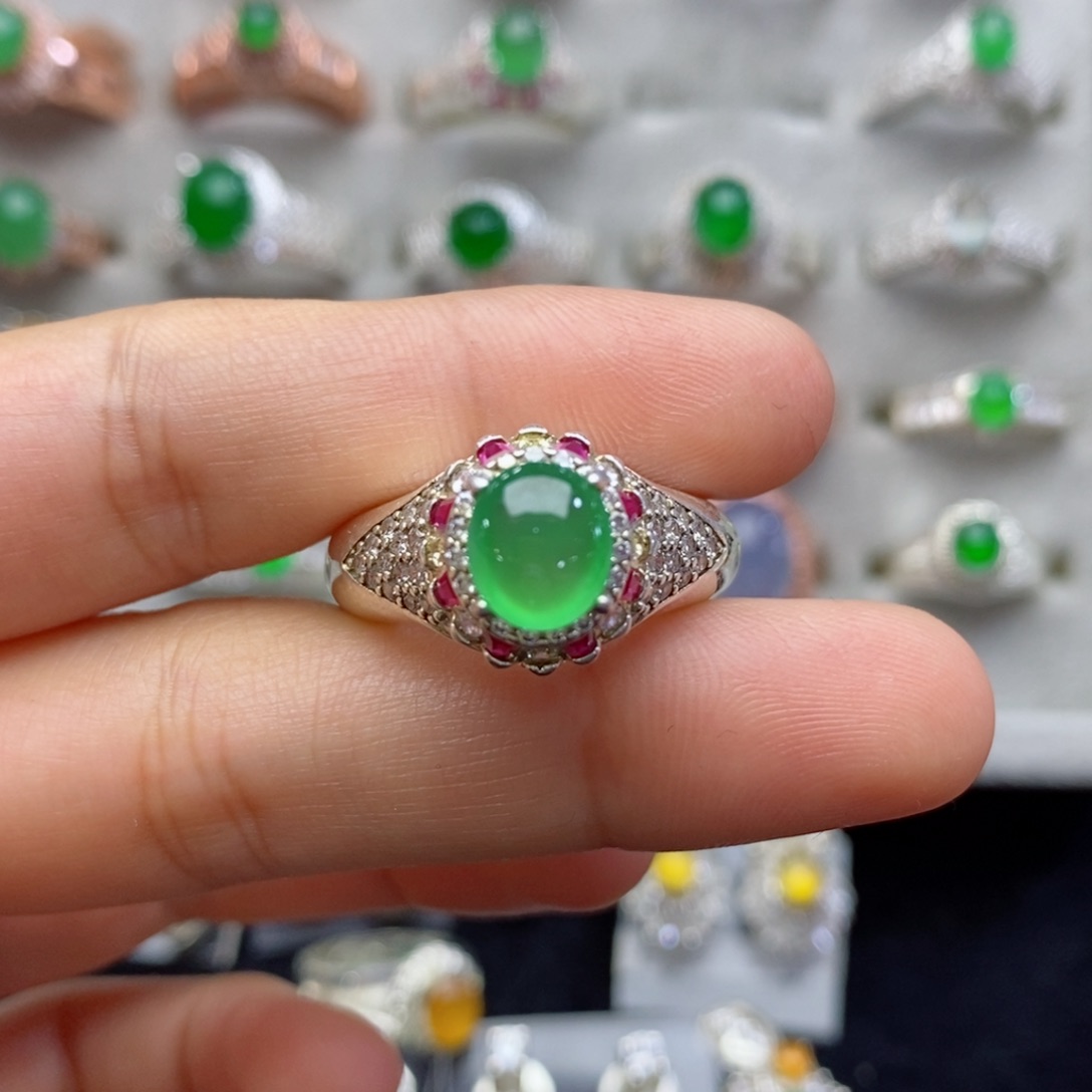 翡翠戒指未镶嵌蛋面