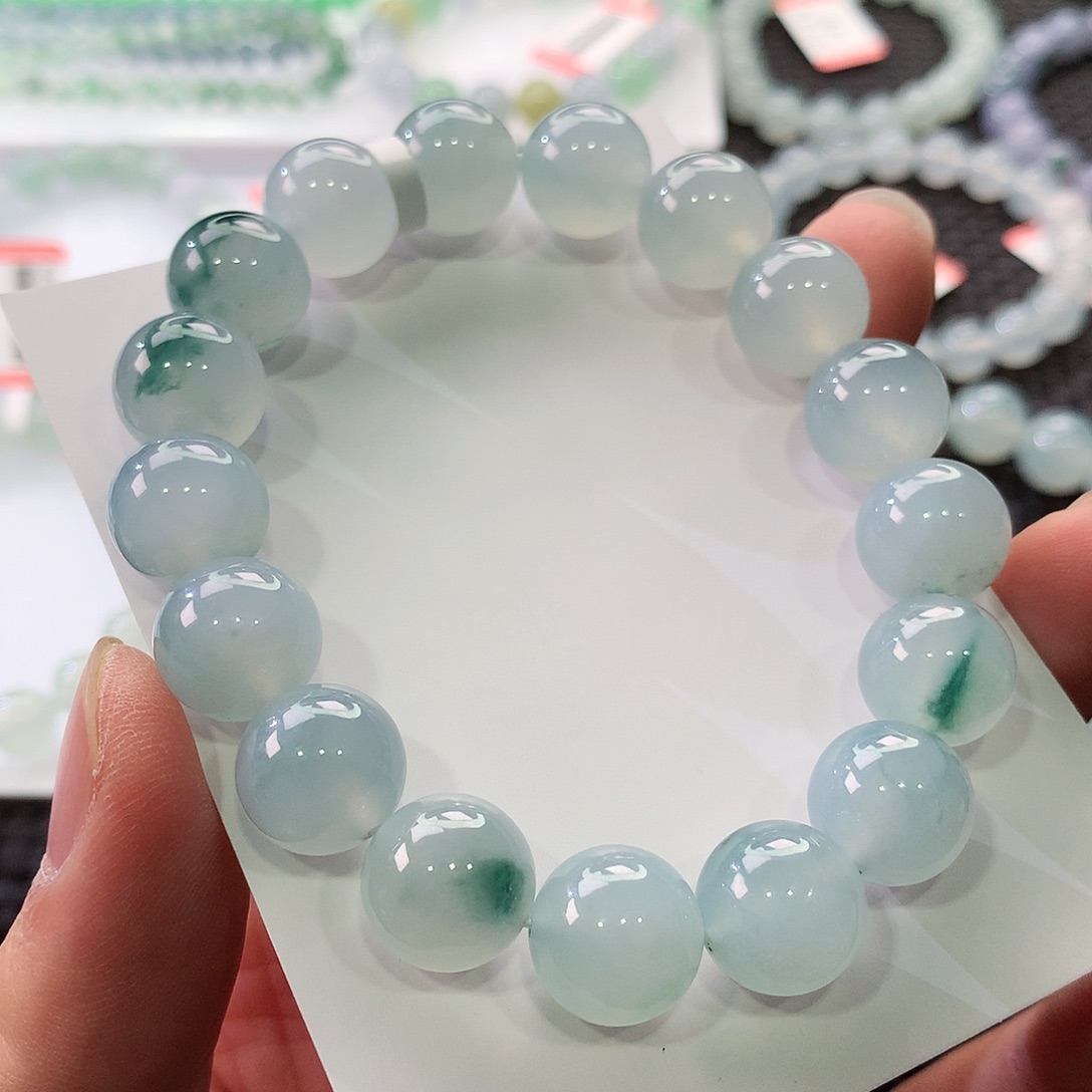 翡翠手链未镶嵌翡翠