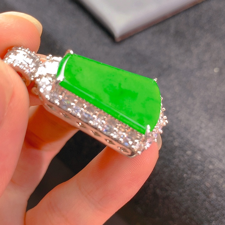 【闪购商品】翡翠未镶嵌颈饰翡翠