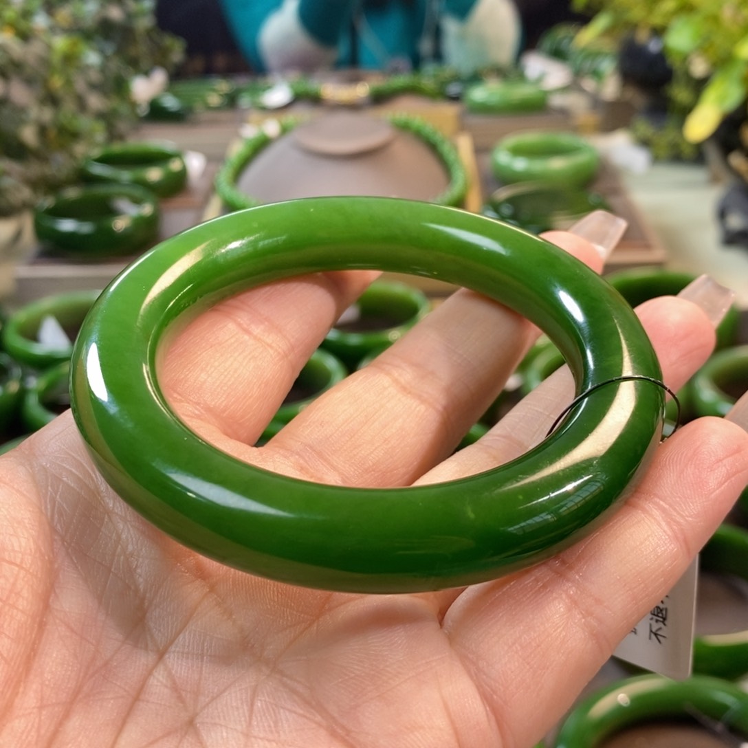 和田玉（碧玉）手镯未镶嵌