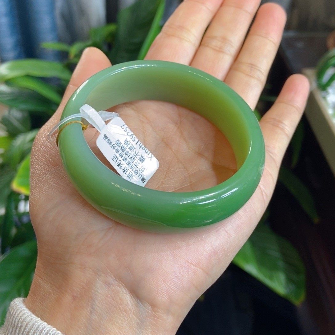 H***子和田玉（碧玉）未镶嵌手镯俄碧粉青59