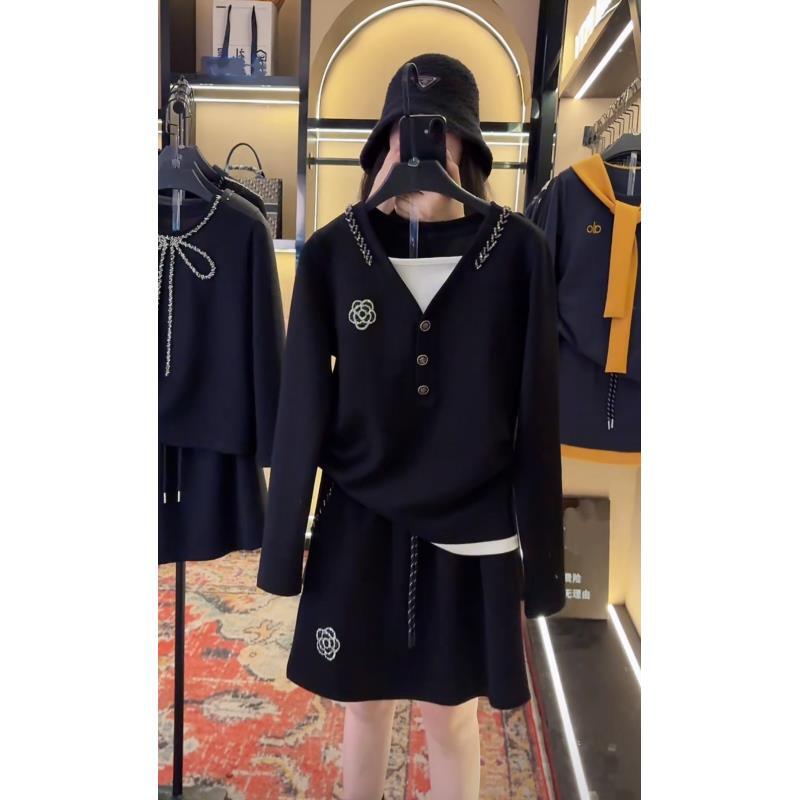 【宠粉价】（不加绒）休闲女装山茶花黑色香风气质显瘦套装TZ-618