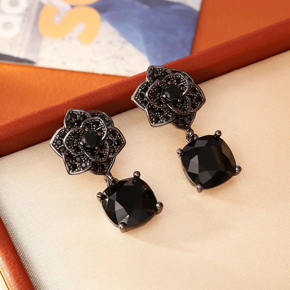 铜合金合成锆石耳饰 5535 时尚百搭款气质轻奢高级感山茶花耳环