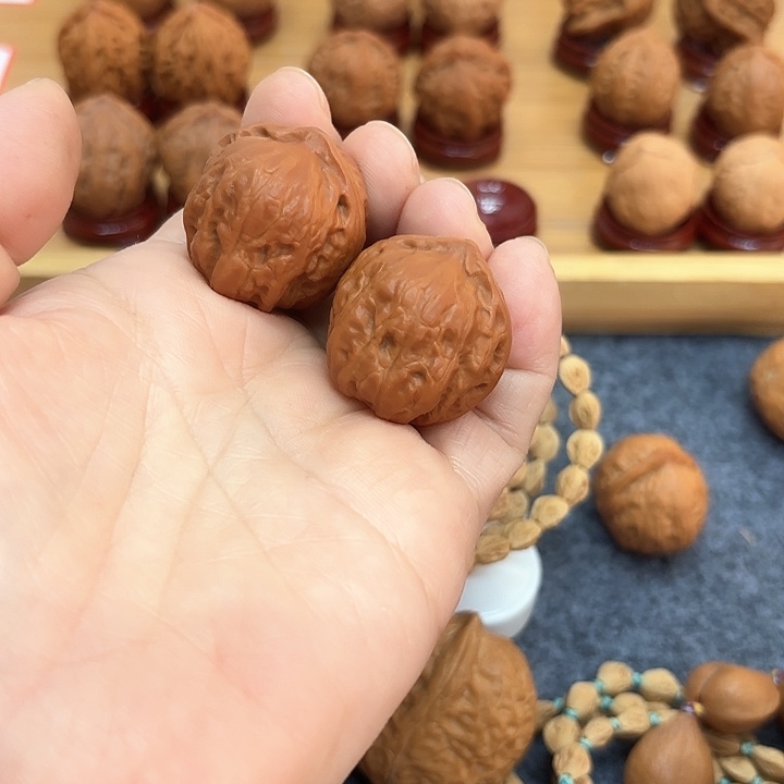 文玩核桃吊坠刘****活云朵147