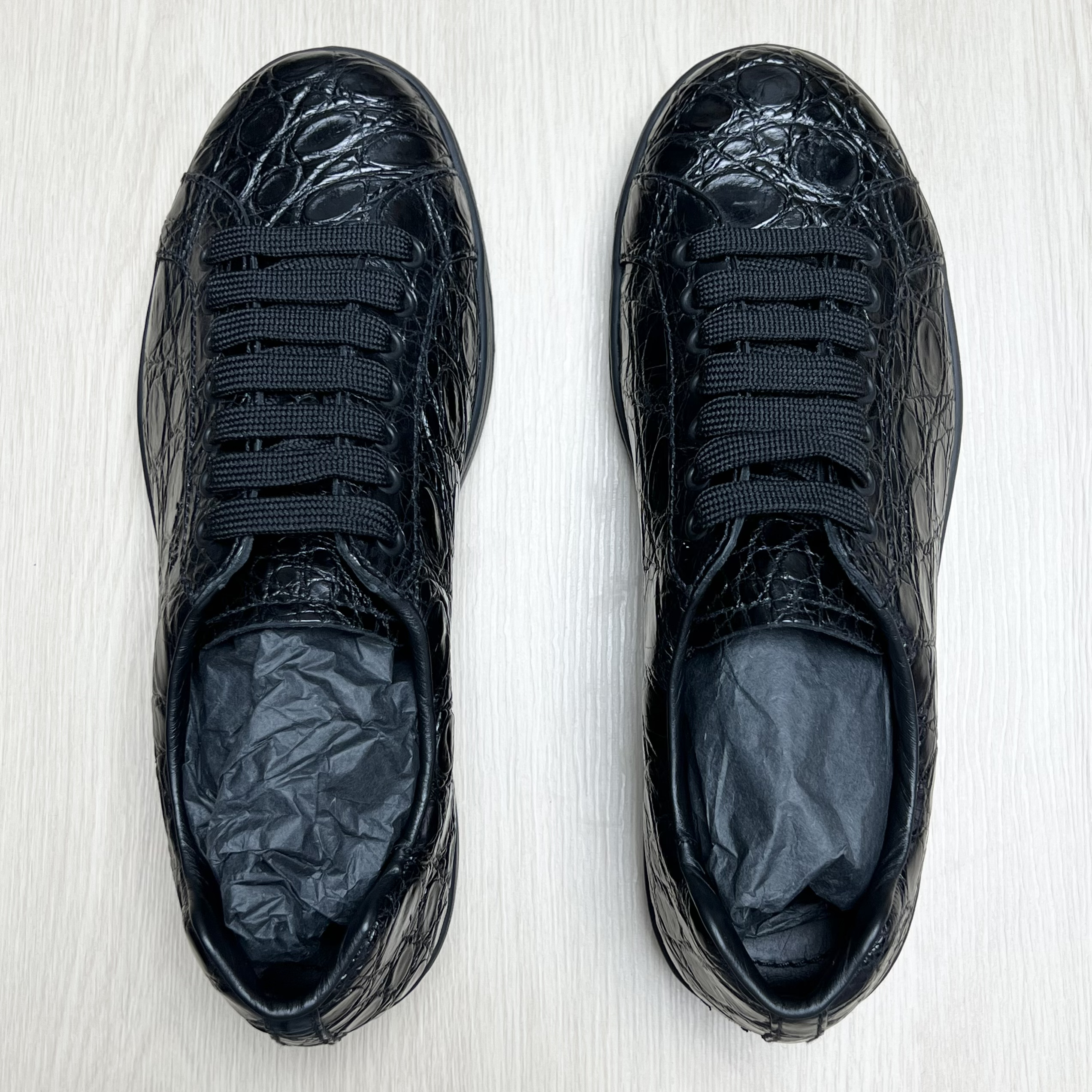 全新未使用 Prada/普拉达 男士鳄鱼皮休闲板鞋/P36990