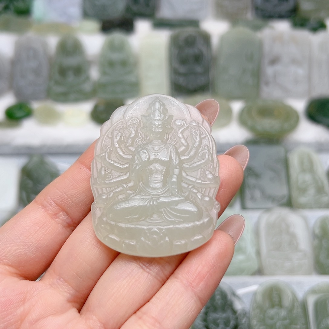 和田玉未镶嵌颈饰