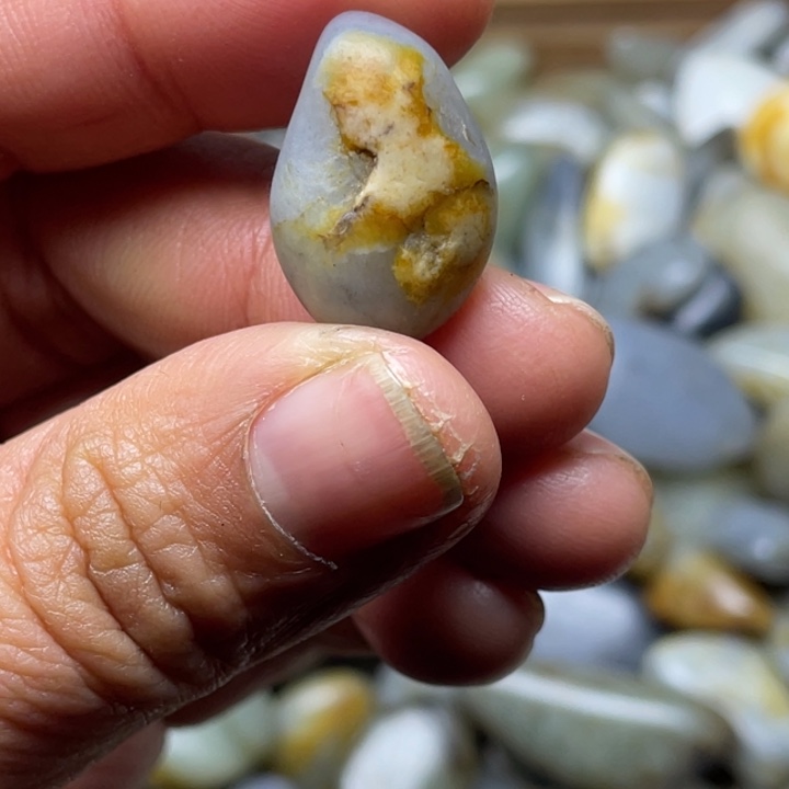 和田玉未镶嵌珠宝半成品