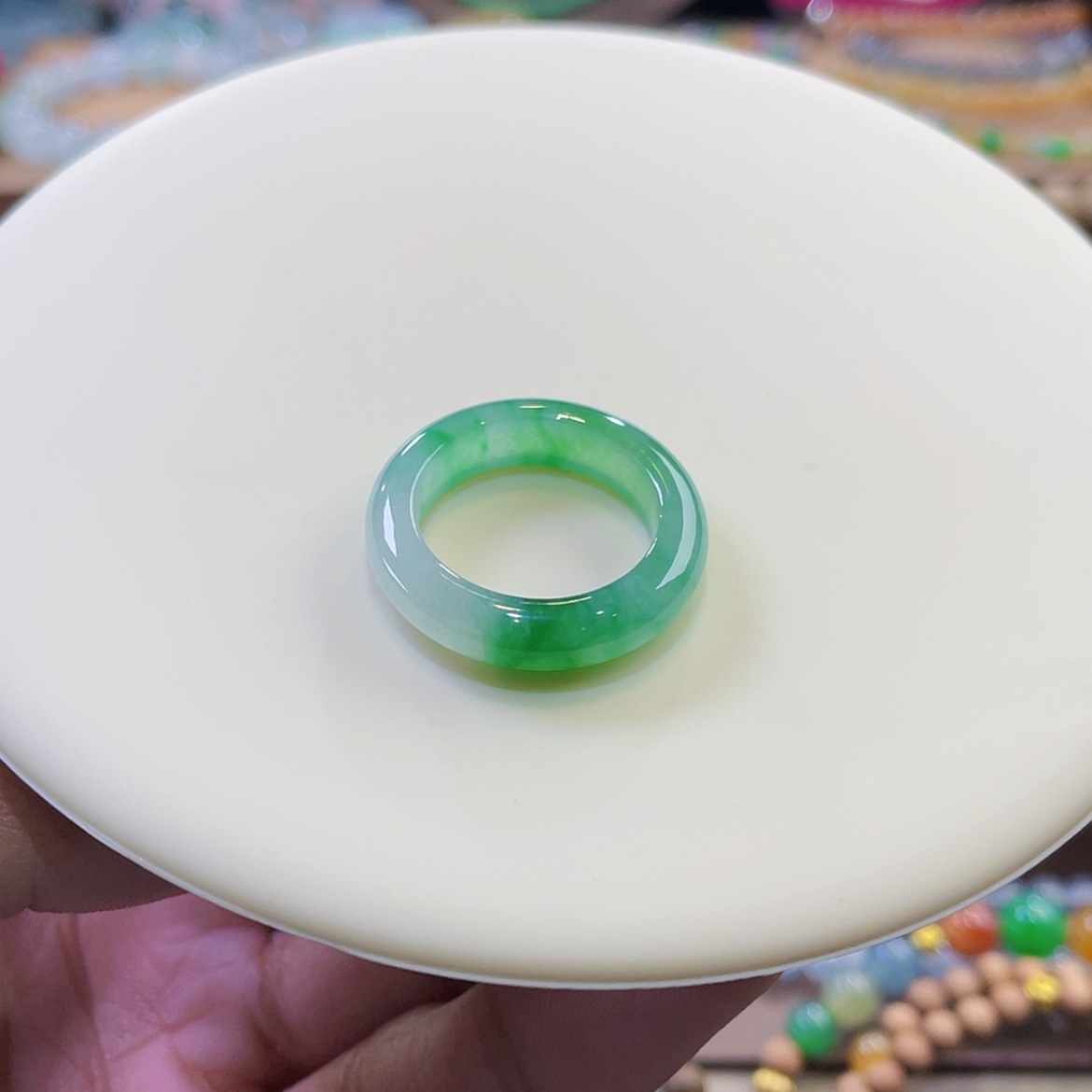 【闪购商品】翡翠颈饰未镶嵌阳绿