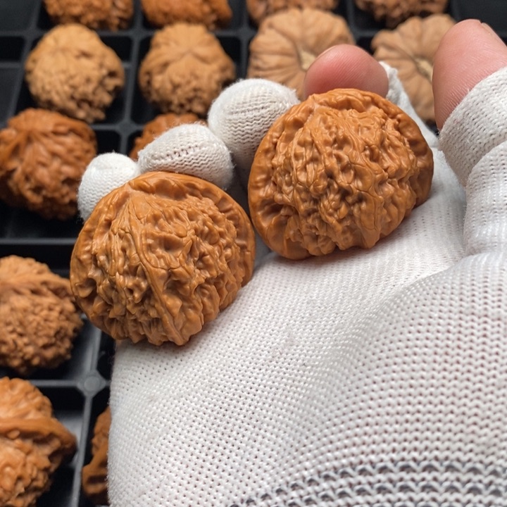 文玩核桃把件微*风白狮子