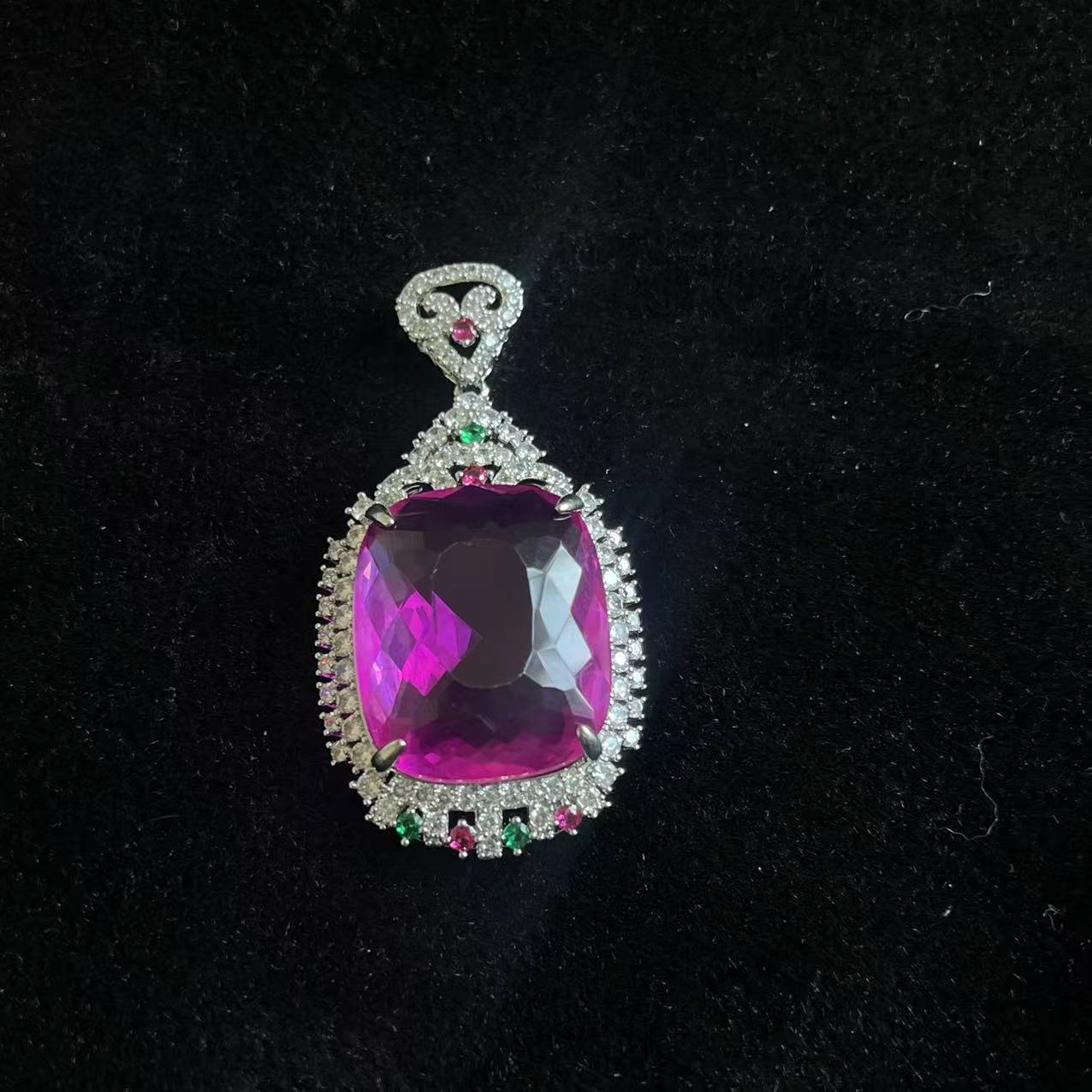 臻选吊坠 经典百搭设计紫吊坠HF989