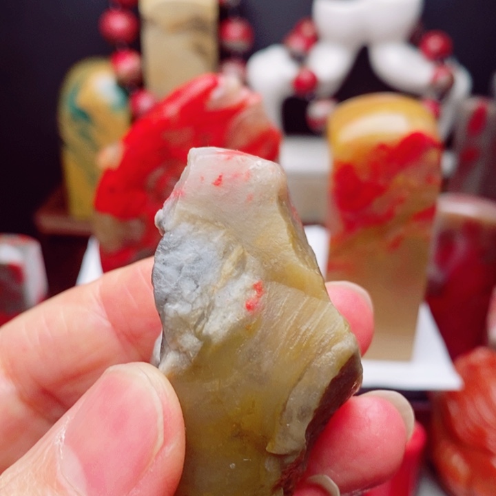 昌化石鸡血石毛料