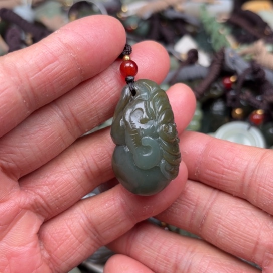 和田玉吊坠未镶嵌