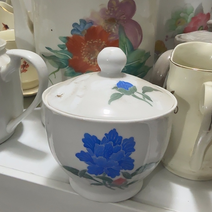 艺***廊茶盏陶瓷盘子啥都有