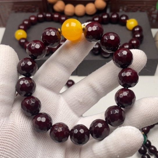 妞***话猴头的故事是一个人