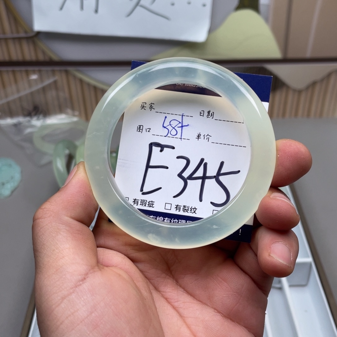 岫玉手镯手镯未镶嵌