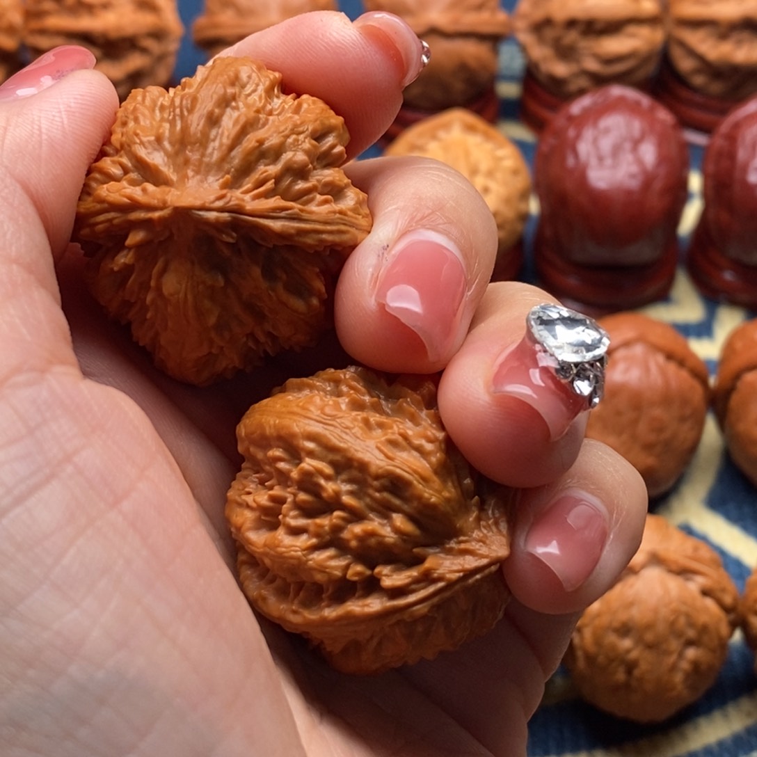 文玩核桃把件玉精品小手捻