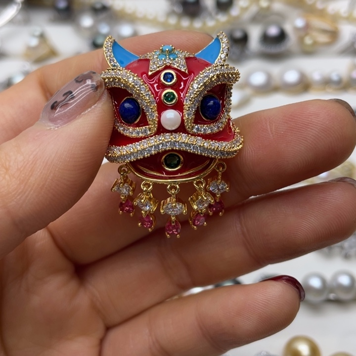 海水珍珠胸饰合金