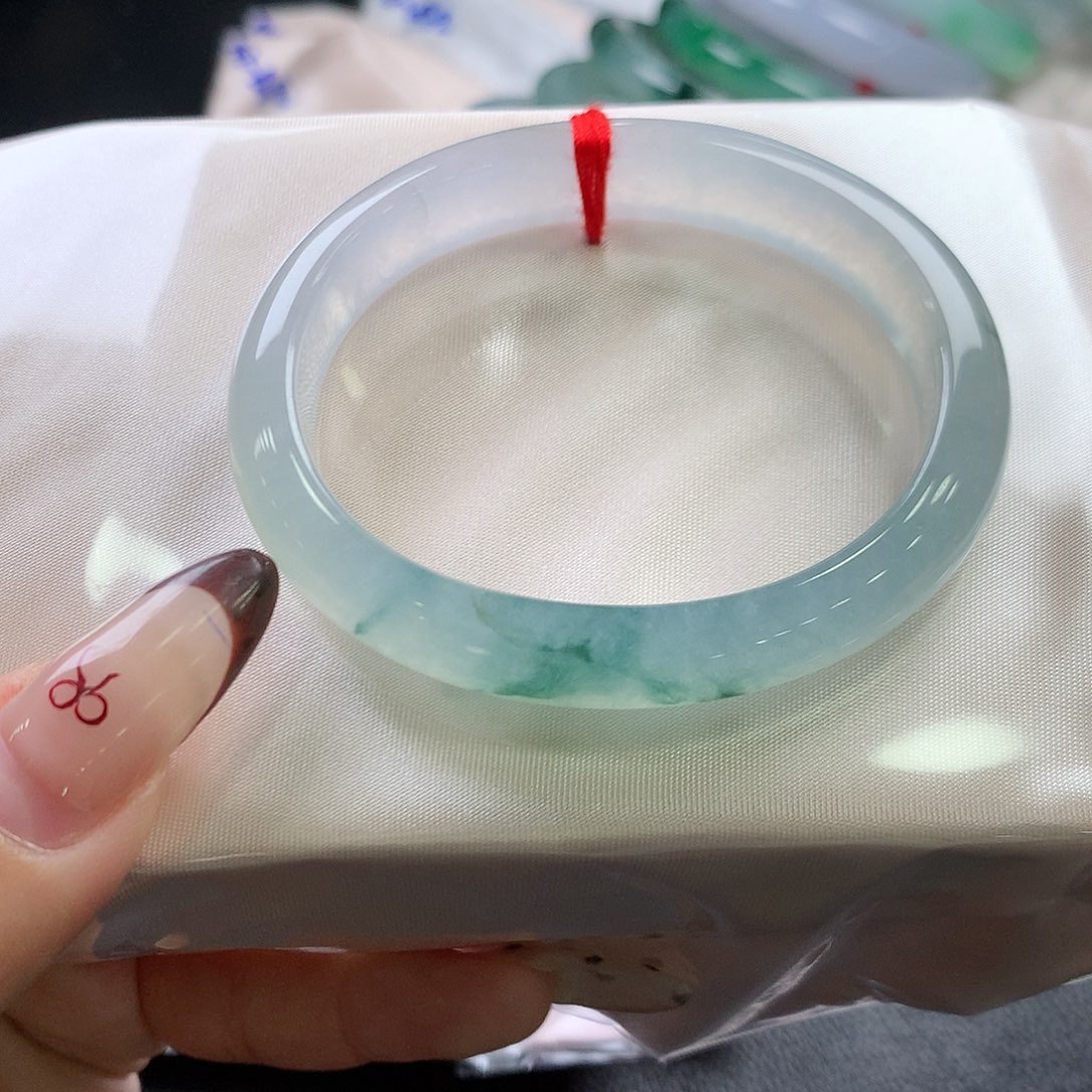翡翠未镶嵌手镯（贵妃镯）5号冰种起光 飘花 性价比 