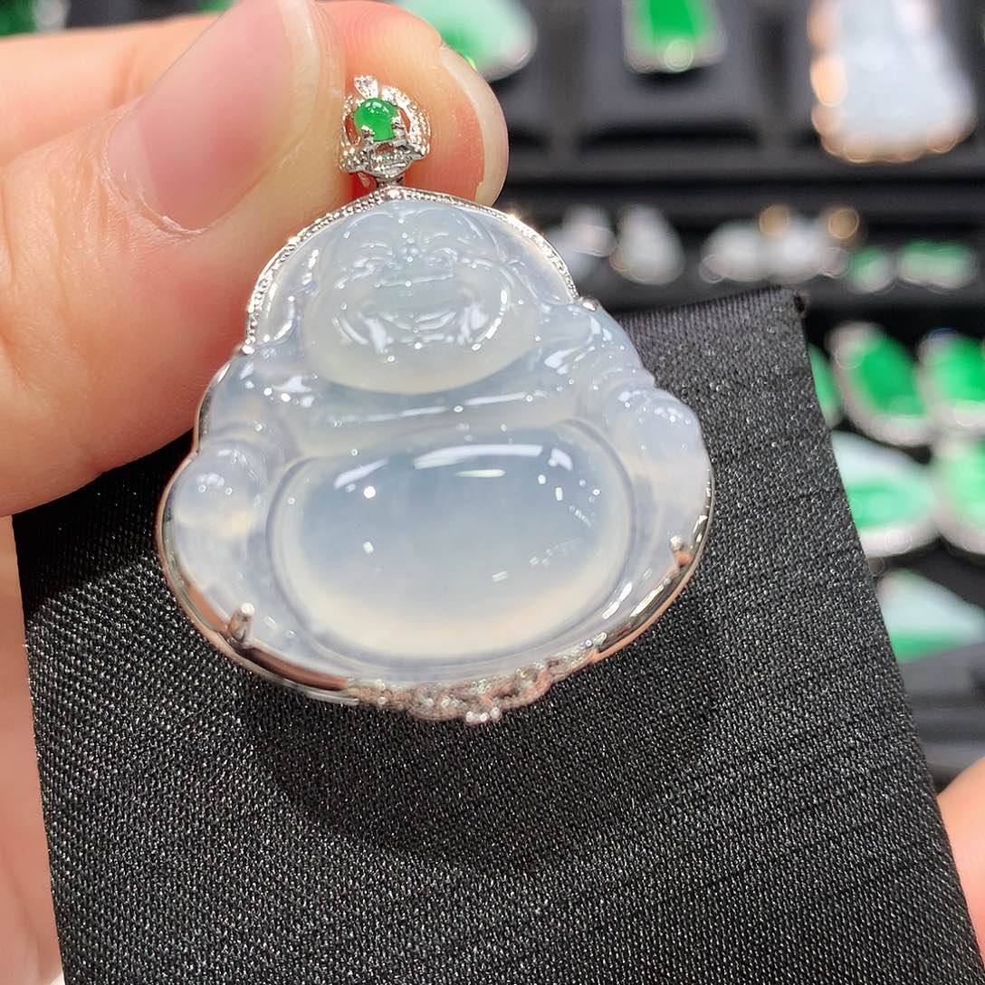 翡翠18K金镶嵌颈饰佛公