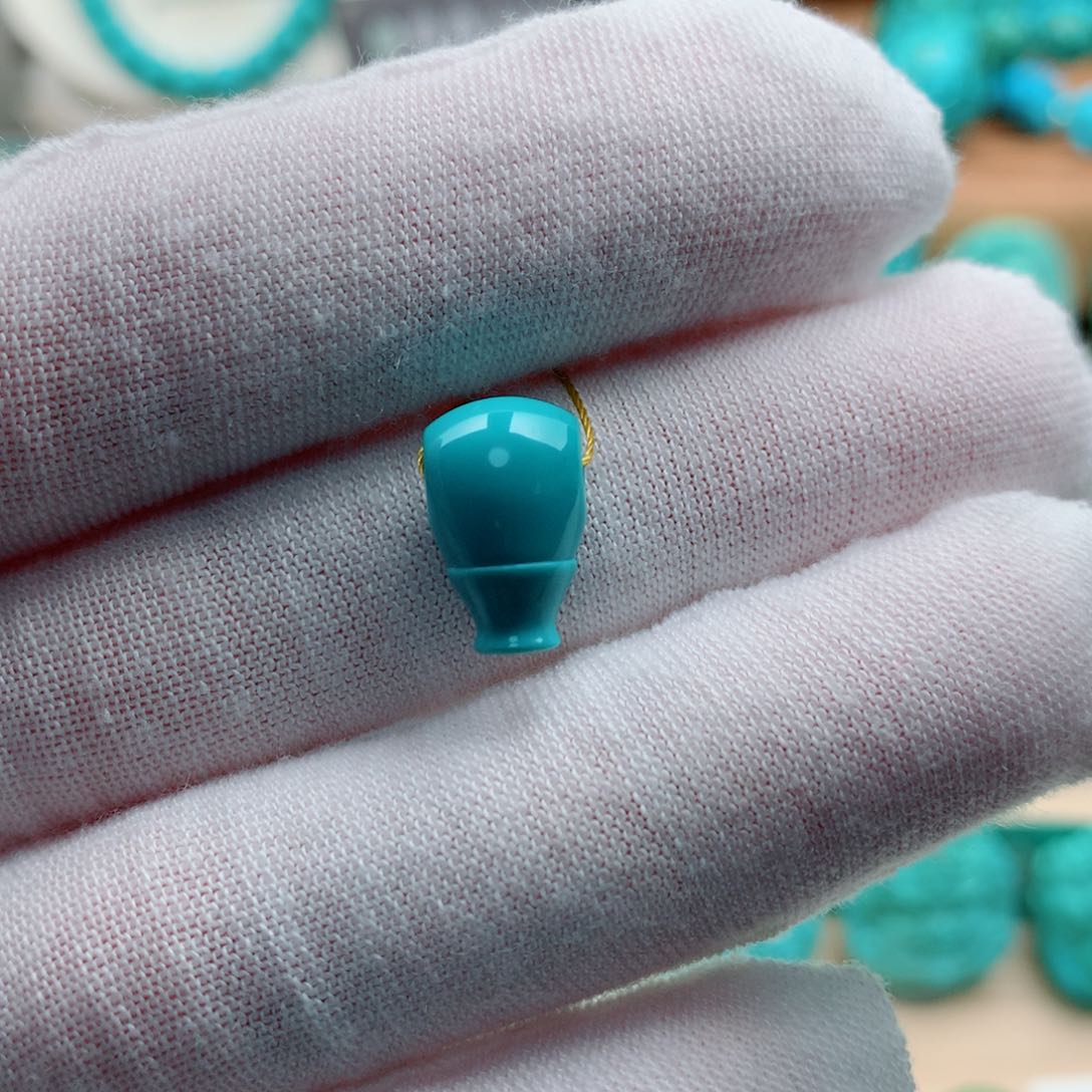 绿松石颈饰未镶嵌