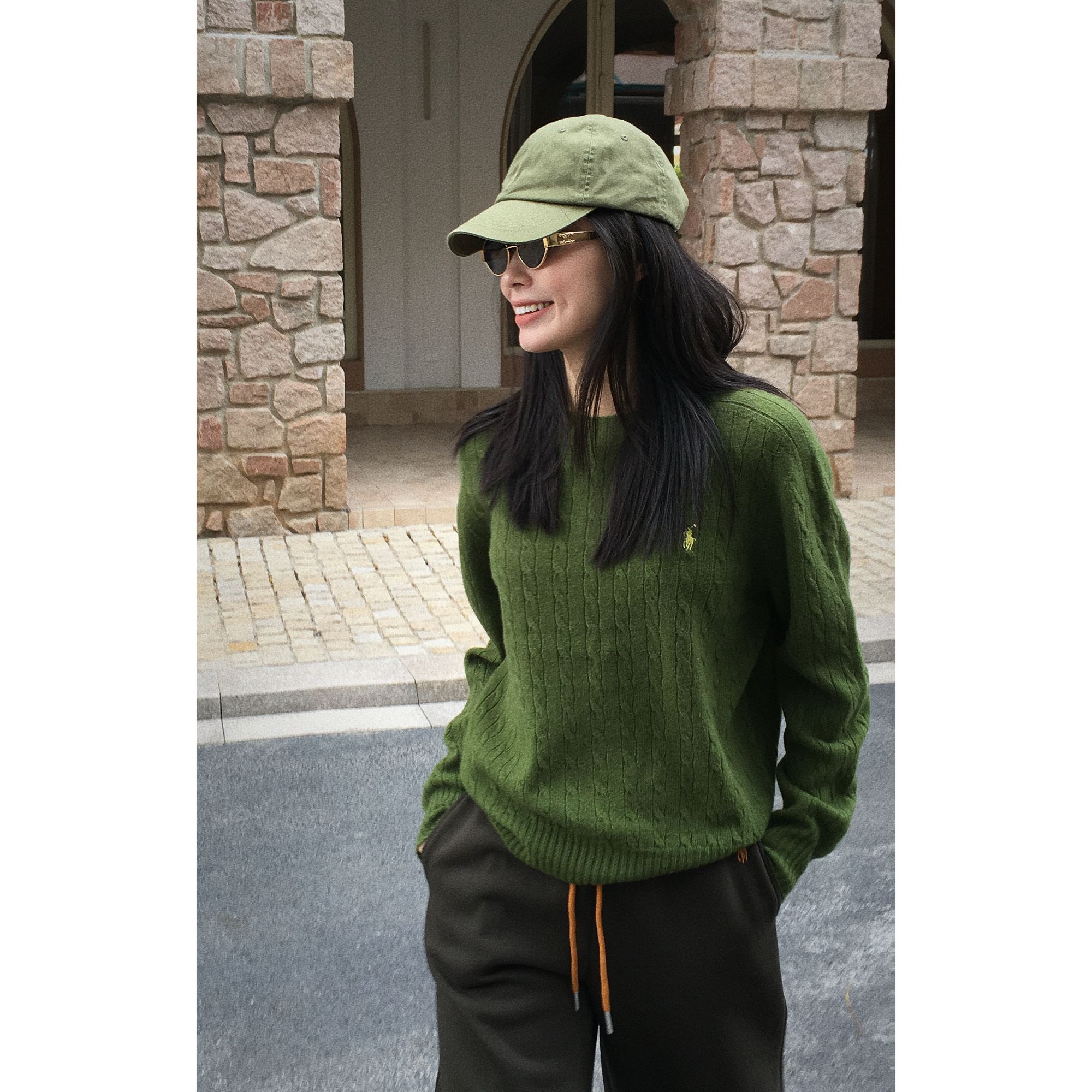 Yihouse【暖冬新贵】100绵羊毛纯色园领新款细绞花针织毛衣Y8715