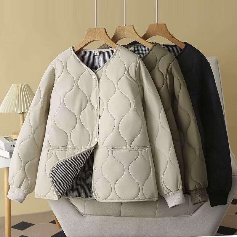 卡洛町大码女装120-200斤秋季新款保暖百搭显瘦菱型格小棉服9056