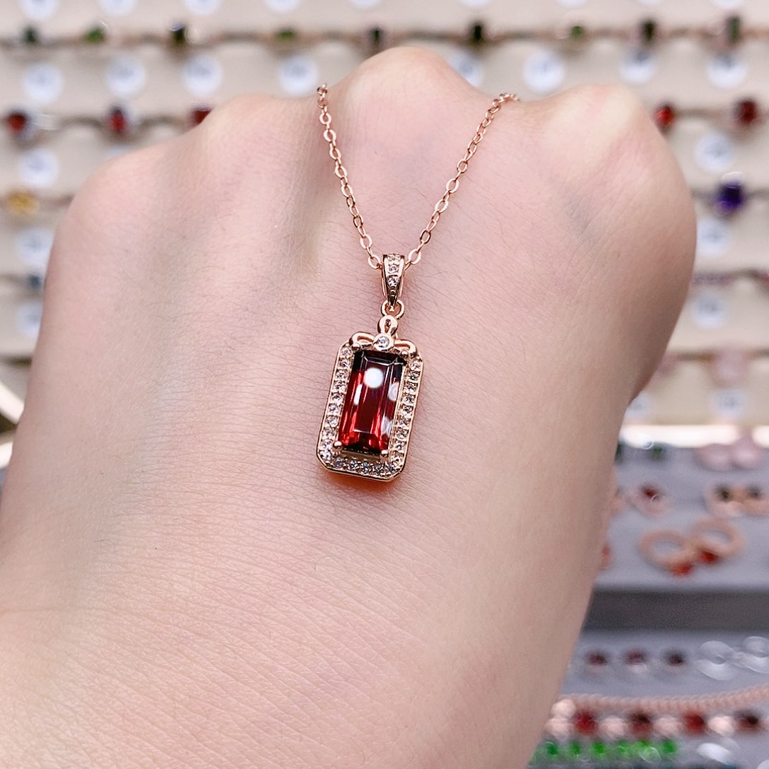 石榴石颈饰银S925镶嵌吊坠