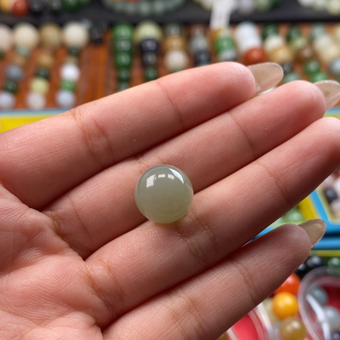 和田玉未镶嵌珠宝奇石福利青白单珠z12