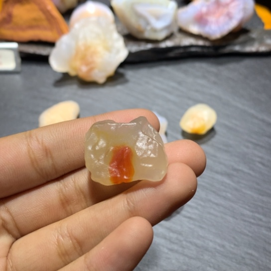 未镶嵌玛瑙/玉髓珠宝奇石