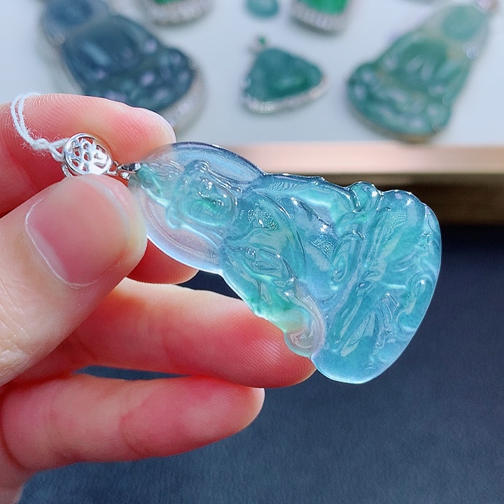 翡翠颈饰未镶嵌翡翠