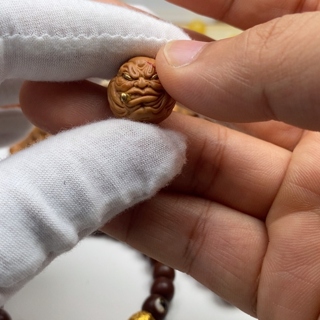 R***7手串猴头核桃配饰