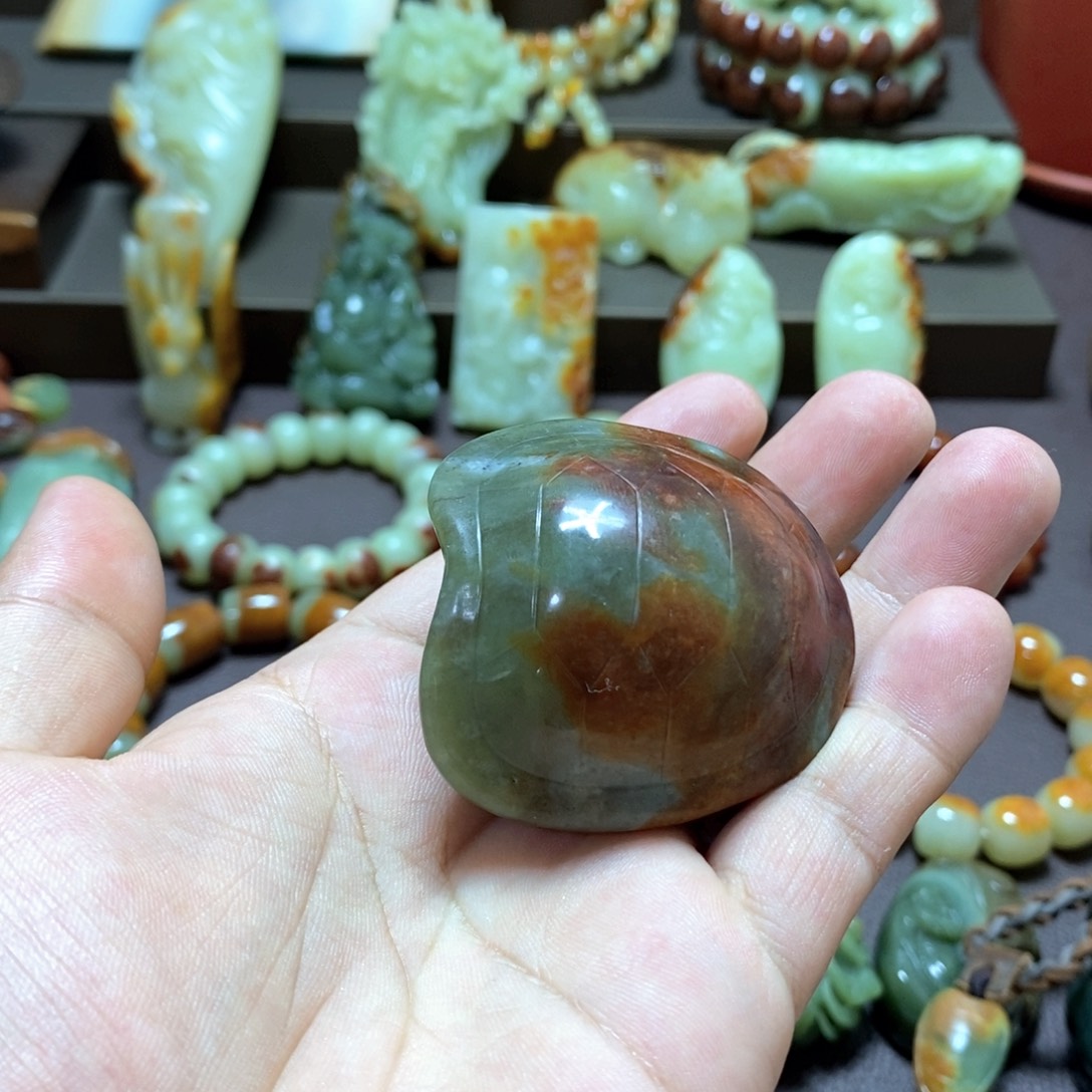 未镶嵌岫岩河磨玉（透闪石质玉）把件