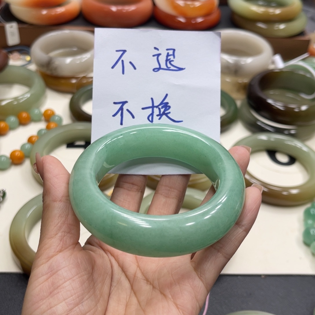 石英岩玉未镶嵌珠宝奇石
