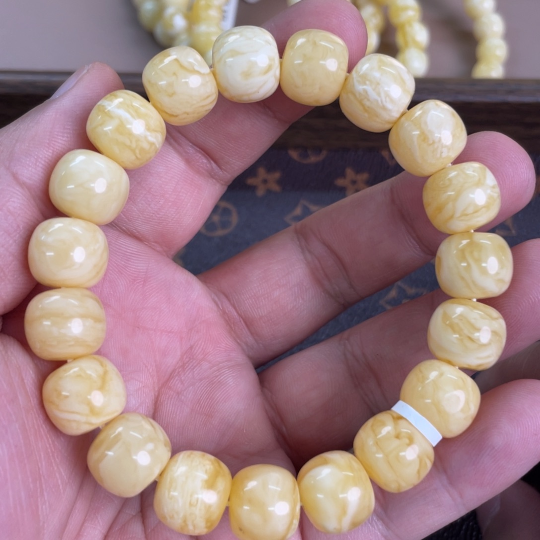 琥珀裸石未镶嵌57500000000