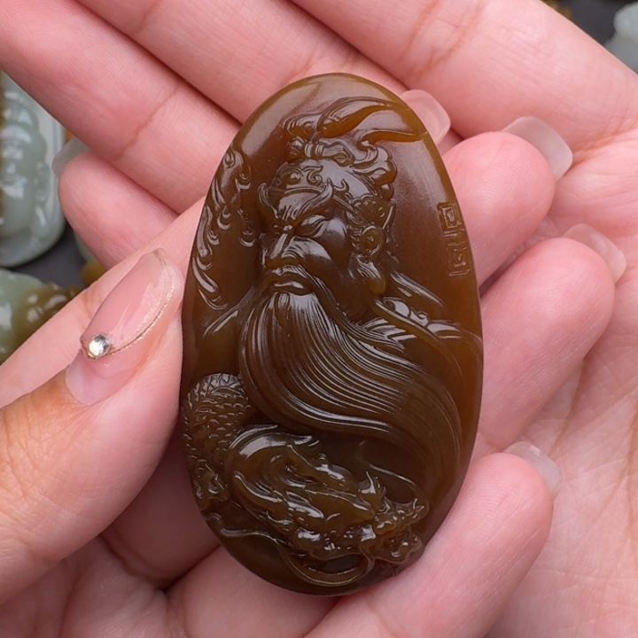 和田玉颈饰未镶嵌?****。