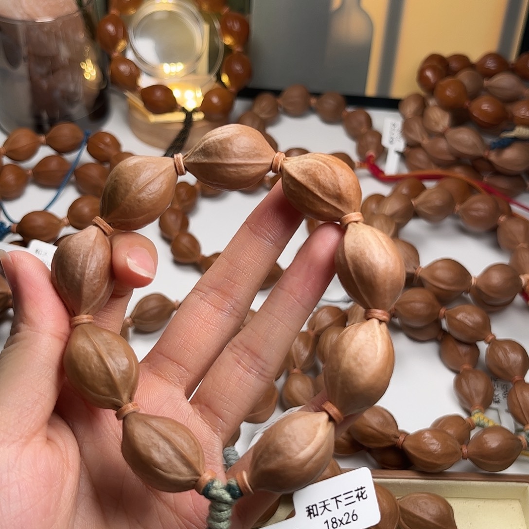 爻***橄榄核吊坠梅林铁核1826