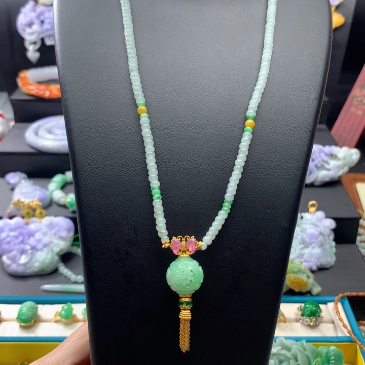 翡翠颈饰未镶嵌翡翠项链