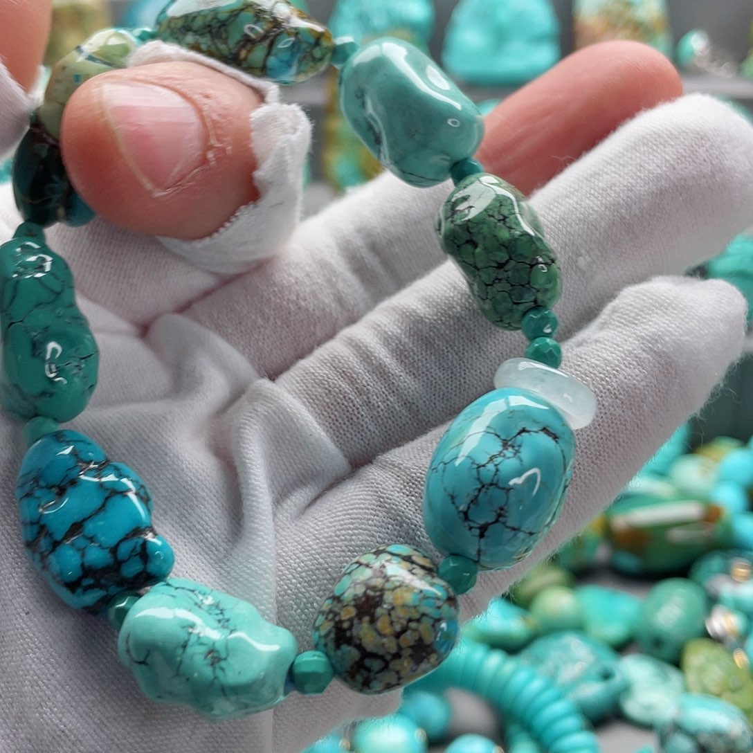 绿松石颈饰未镶嵌