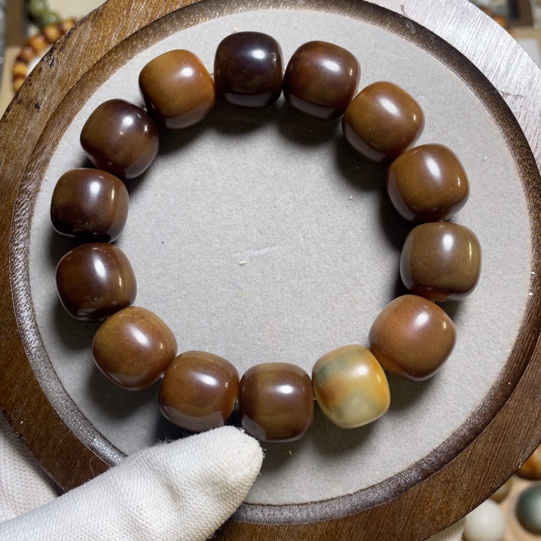 吊坠菩提根/象牙果卡17桶珠（微瑕）