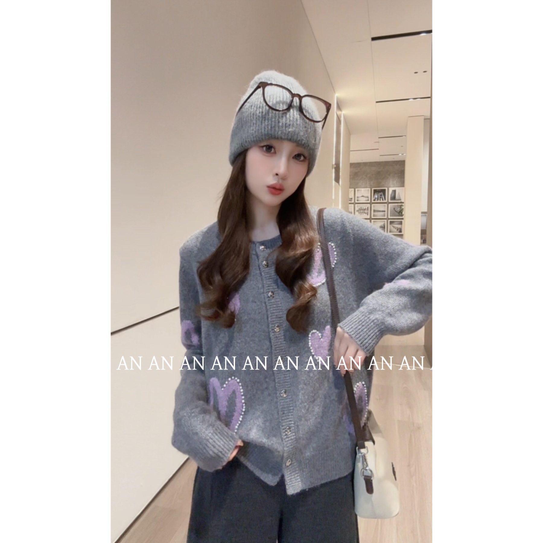 C11339温柔系气质宽松时尚开衫设计感圆领珠子爱心毛衣外套