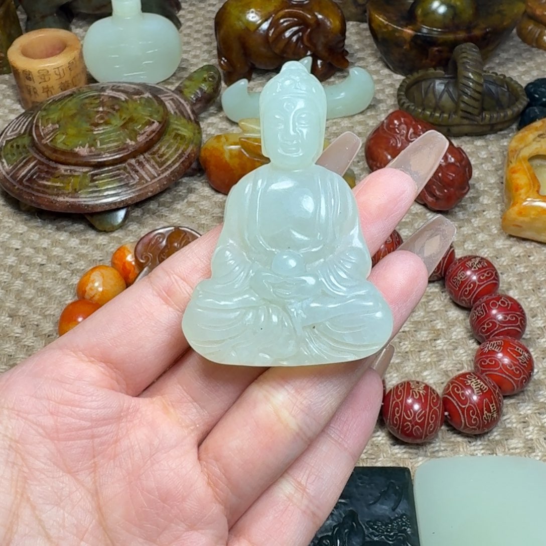 蛇纹石玉未镶嵌颈饰