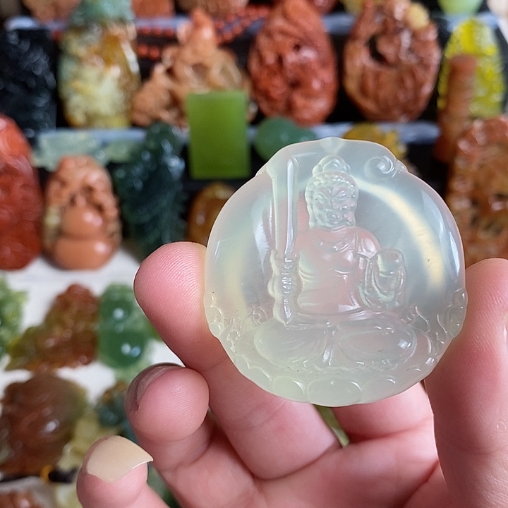 未镶嵌蛇纹石玉颈饰