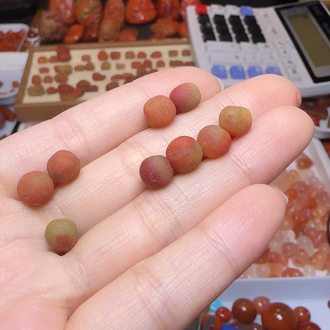 南红玛瑙未镶嵌颈饰