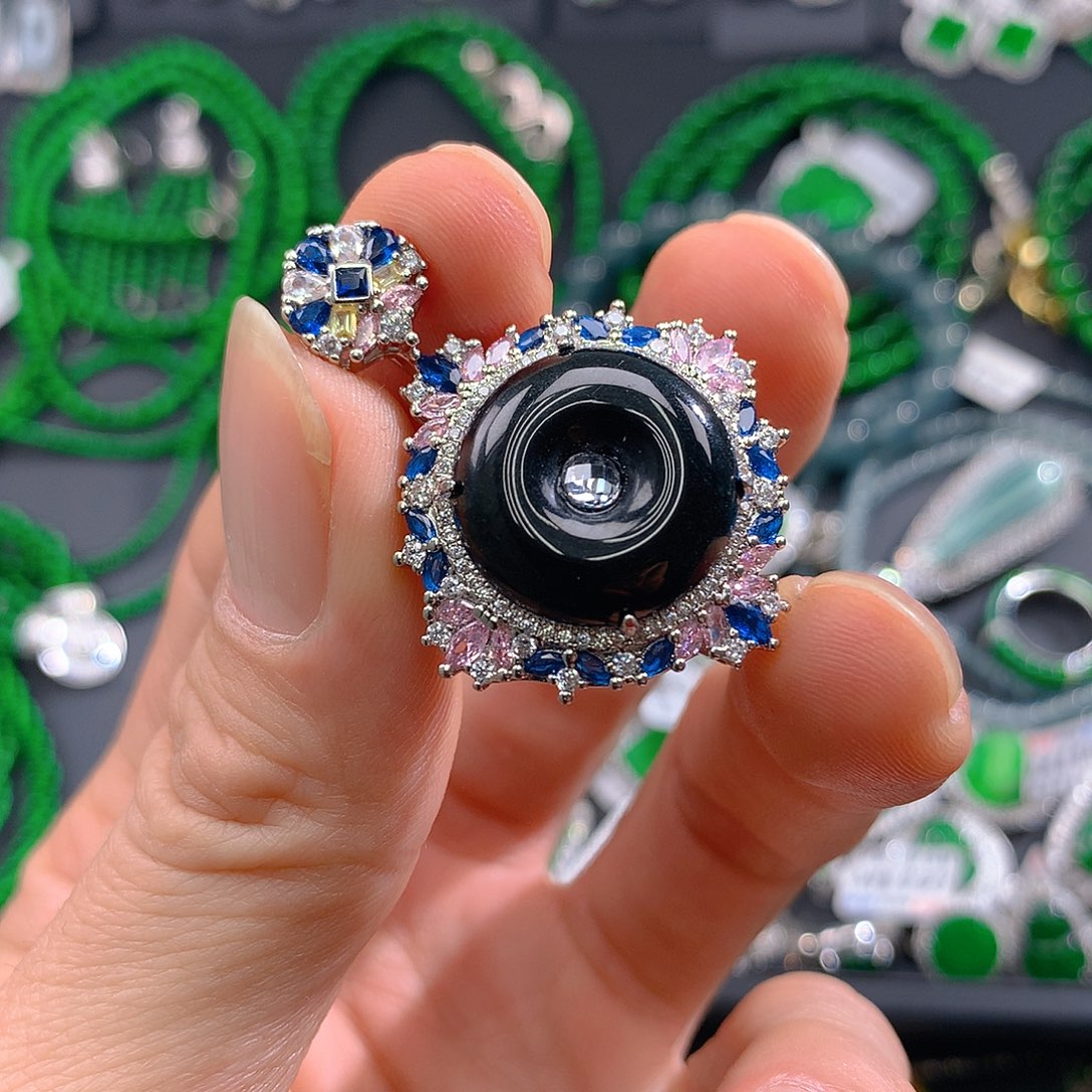 翡翠手链未镶嵌翡翠