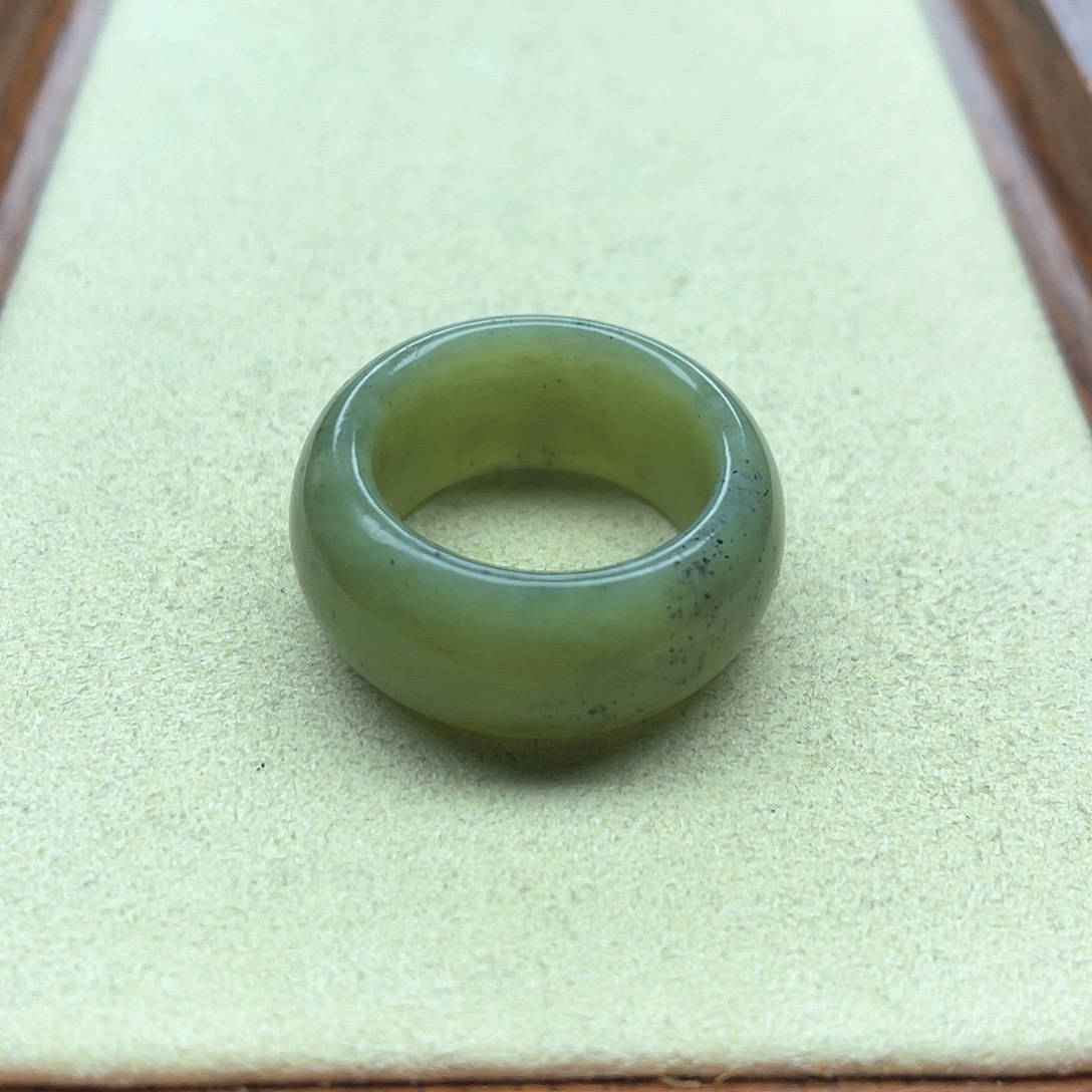 未镶嵌戒指和田玉35青花轮胎17码