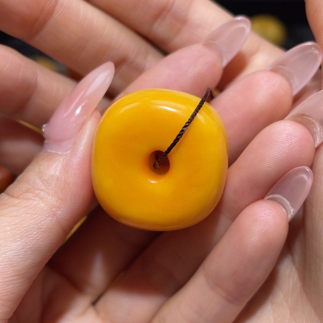 【闪购商品】琥珀裸石未镶嵌扣子