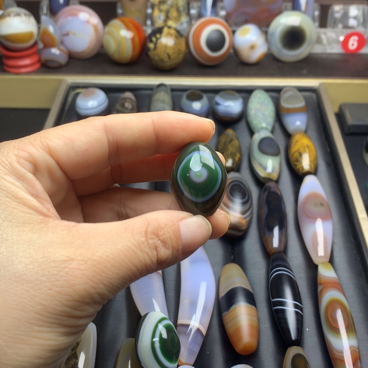 蚌***琪玛瑙/玉髓未镶嵌颈饰吊坠