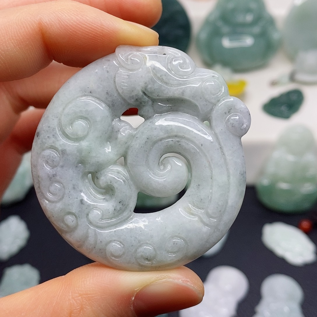 翡翠颈饰未镶嵌吊坠